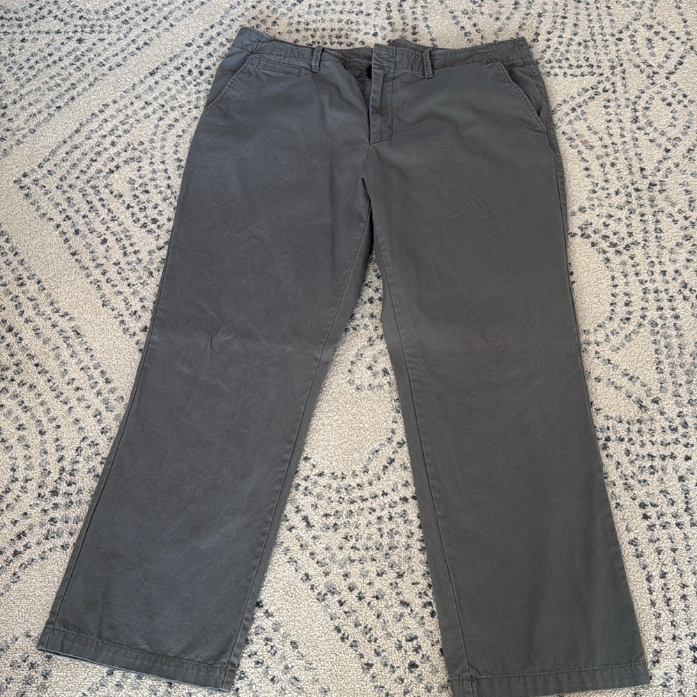 Old Navy Men's Charcoal Chinos